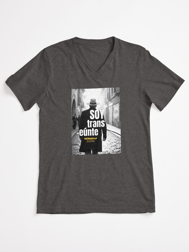 Camiseta de cuello en v | Soy transeúnte - Imagen 2