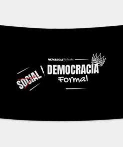 Tapiz | Democracia formal (letras blancas)