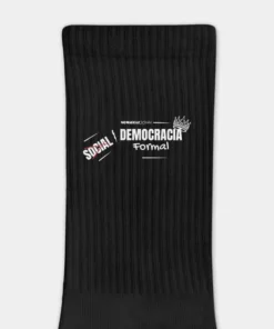 Alternative view of Calcetines | Democracia formal (letras blancas)